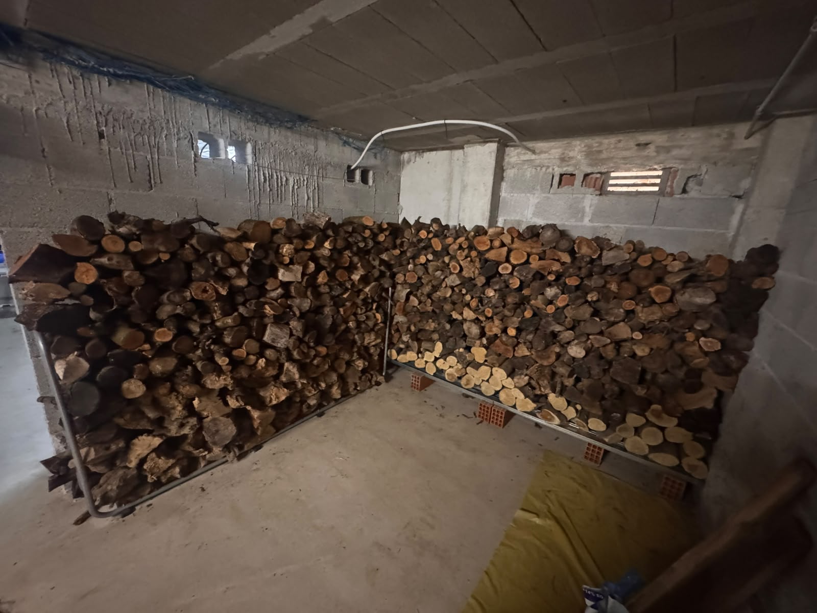 Leña de almendro, olivo y carrasca para la chimenea